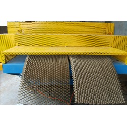 蜂窩紙拉伸機(jī)