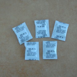 軒易干燥劑提供廈門(mén)范圍內(nèi)優(yōu)惠的硅膠干燥劑，干燥劑有毒嗎