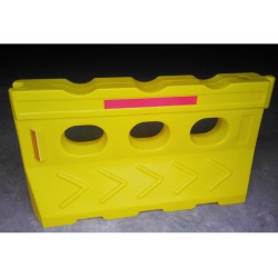 知名滾塑水馬供應商_塑料水馬