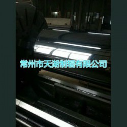 采用無(wú)縫鋼管及合金鋼鍍烙的鏡面輥
