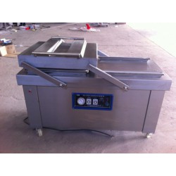 泡椒雞爪真空包裝機(jī)，豬皮拉伸膜包裝機(jī)械質(zhì)量好