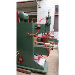 優(yōu)質(zhì)的氣動(dòng)點(diǎn)焊機(jī)，專業(yè)的100kw焊機(jī)制作商