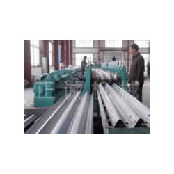 質(zhì)量好的三波護(hù)欄板機(jī)組哪里買，南通護(hù)欄板機(jī)