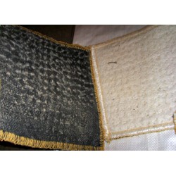 鈉基膨潤(rùn)土防水毯專賣店，買專業(yè)的膨潤(rùn)土防水毯，就來(lái)華龍化纖