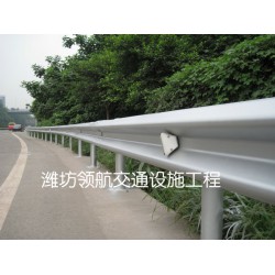 【包您滿意】濰坊護(hù)欄廠家@道路護(hù)欄廠家?濰坊道路隔離欄@濰坊橋梁護(hù)欄？濰坊波形護(hù)欄？歡迎您致電！