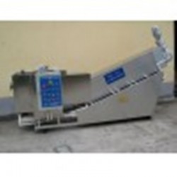 大團環(huán)?？萍?專業(yè)制造低能耗全自動 柵網(wǎng)螺旋式污泥脫水機