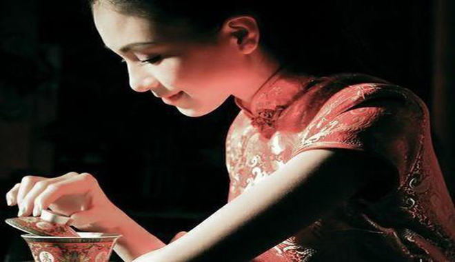 勾魂旗袍女子照片，數(shù)不盡的嫵媚與風(fēng)流！