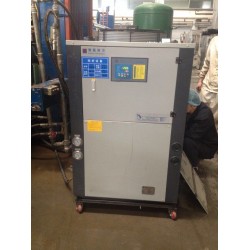 BS風(fēng)冷式冷水機(jī)，上海水冷式冷水機(jī)，BSL螺桿式冷水機(jī)
