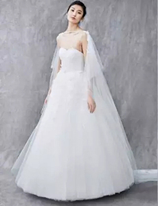 你經(jīng)得起這樣美麗的婚紗撩你嗎？