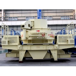 沙子不夠用，制砂機(jī)高效碎沙撐起市場(chǎng)半邊天