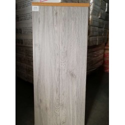 強(qiáng)化復(fù)合木地板12mm封蠟防水仿實木耐磨手抓紋木地板佛山直銷