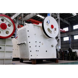 中型石頭破碎機(jī)產(chǎn)量是多少？市場價格如何？Z100