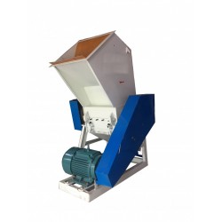 廠家直銷 新型塑料邊角料、廢品及回收的廢棄舊塑料粉碎機(jī)