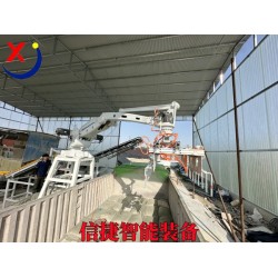 在高溫環(huán)境中，全自動裝車機器人代替人工飼料裝車